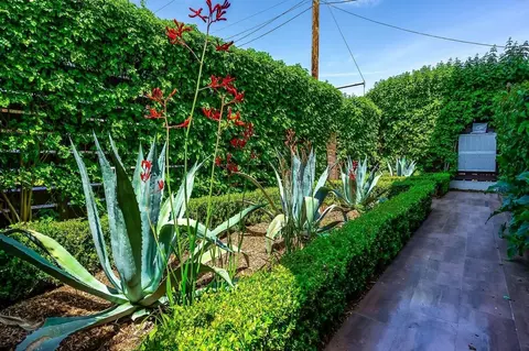 6024 Fayette St, Los Angeles, CA 90042