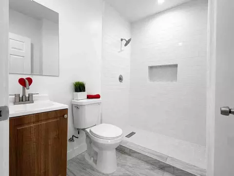 1001 E 5th St, Long Beach, CA 90802 photo 8