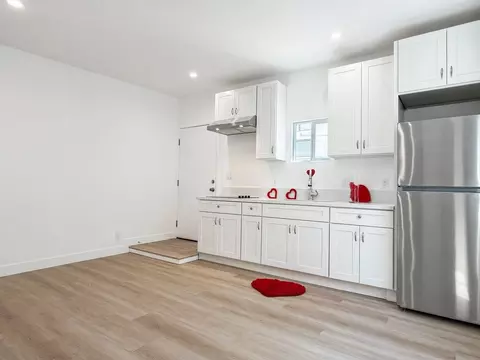 1001 E 5th St, Long Beach, CA 90802 photo 3
