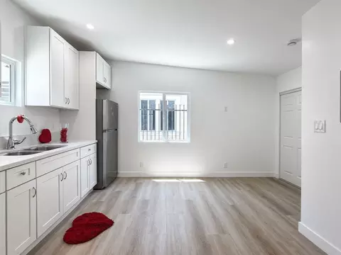 1001 E 5th St, Long Beach, CA 90802