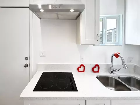 1001 E 5th St, Long Beach, CA 90802 photo 5