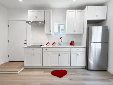 1001 E 5th St, Long Beach, CA 90802 photo 4