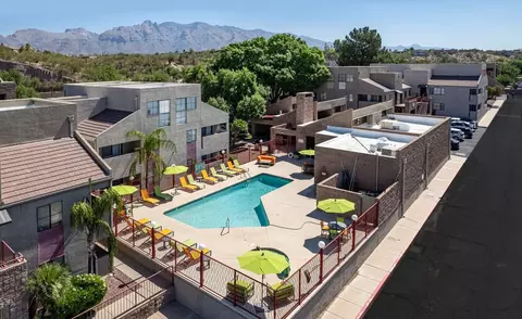 990 E River Rd, Tucson, AZ 85718