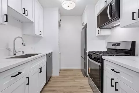6735 Brynhurst Ave, Los Angeles, CA 90043