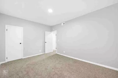 5015 S Champlain Ave, Chicago, IL 60615 photo 12