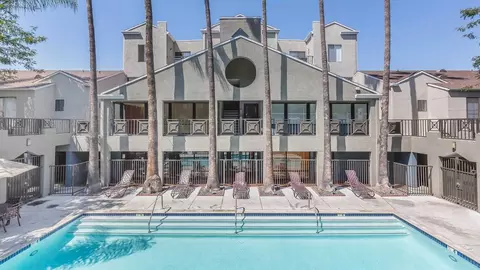 201 W Fairview Ave, Glendale, CA 91202 photo 2