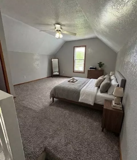 104 Sycamore St, La Porte City, IA 50651