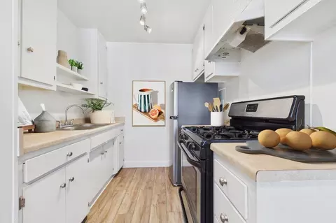 1550 N Hobart Blvd, Los Angeles, CA 90027