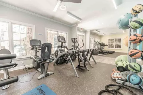 100 Chattahoochee Cir, Roswell, GA 30075 photo 2