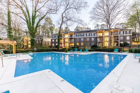 100 Chattahoochee Cir, Roswell, GA 30075 photo 3