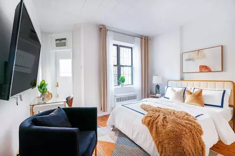 200 E 11th St, New York, NY 10003