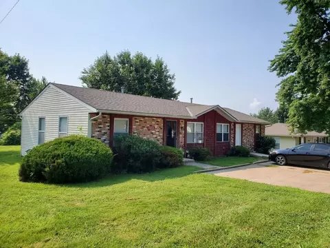 1043 Arrowhead Rdg, Independence, MO 64056