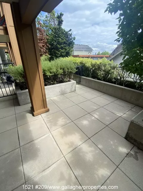 1521 NW 54th St, Seattle, WA 98107