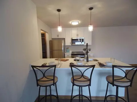 n91w16995 W17155 Apple Tree Ct, Menomonee Falls, WI 53051