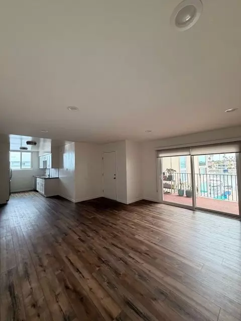 99 63rd Pl, Long Beach, CA 90803 photo 3
