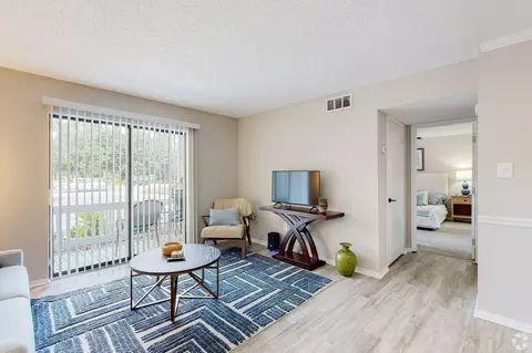 1663 Hillcrest Rd, Mobile, AL 36695