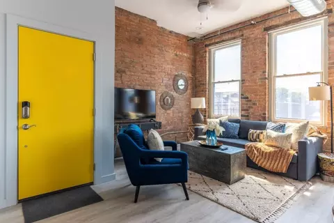 1906 Elm St, Cincinnati, OH 45202