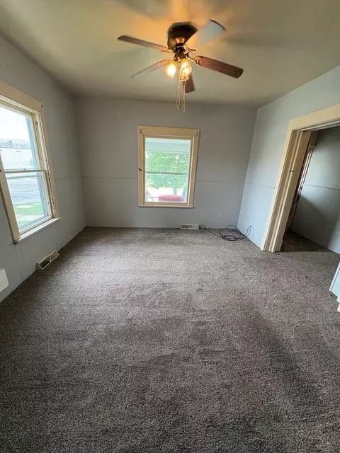 902 Mulberry St, Waterloo, IA 50703