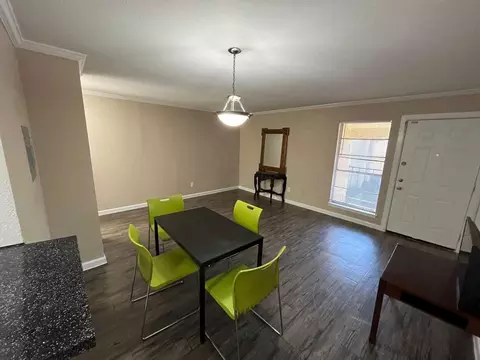 8039 Chariot Dr, Dallas, TX 75227