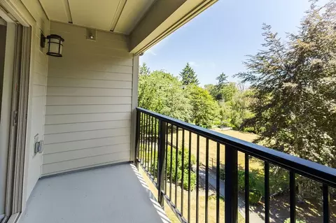 4821 S Kent Des Moines Rd, Kent, WA 98032