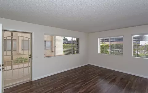 250 W San Marcos Blvd, San Marcos, CA 92069