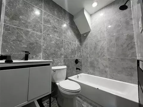 1614 Harrison St, Hollywood, FL 33020 photo 2