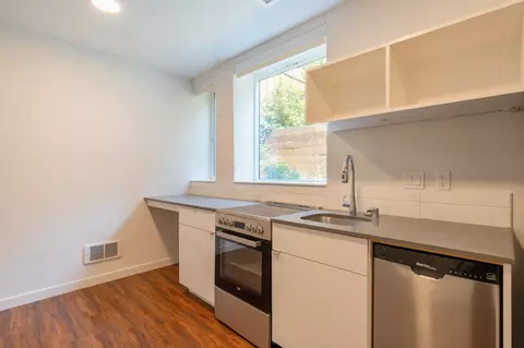 1202 E Thomas St, Seattle, WA 98102