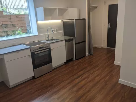 1202 E Thomas St, Seattle, WA 98102