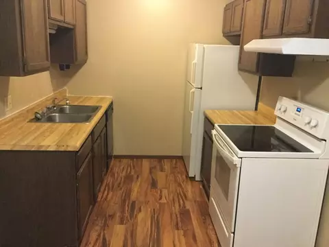 1132 Tiffany Pl, Waterloo, IA 50701