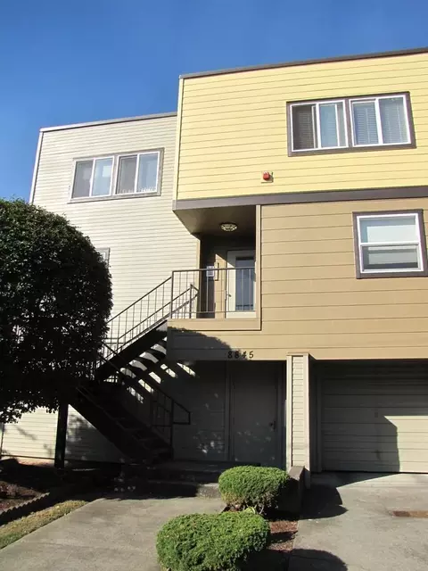 8845 Midvale Ave N, Seattle, WA 98103 photo 5