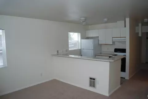 8845 Midvale Ave N, Seattle, WA 98103 photo 3
