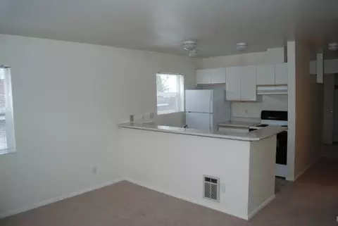8845 Midvale Ave N, Seattle, WA 98103 photo 4