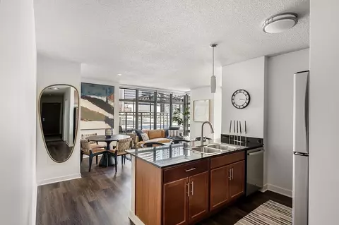 555 W Kinzie St, Chicago, IL 60654 photo 5