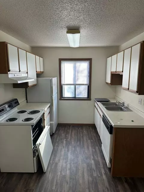 1431 35th St S, Fargo, ND 58103