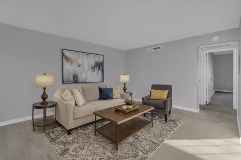 3700 Chateau Ln, Louisville, KY 40219