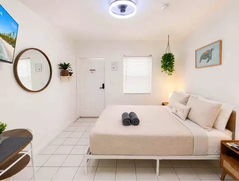 322 Oregon St, Hollywood, FL 33019