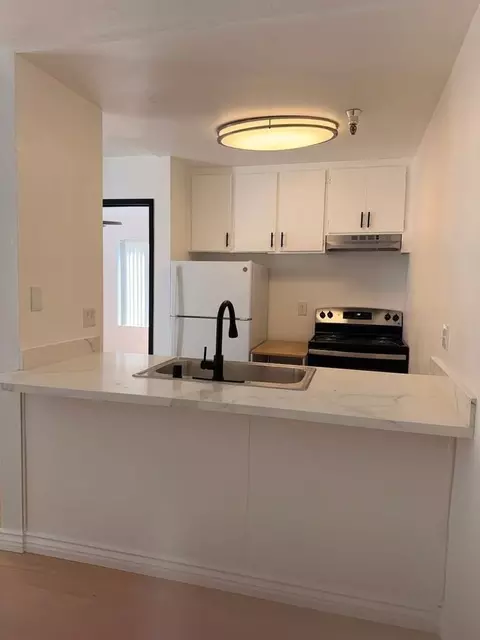 960 Vine St, Oceanside, CA 92054