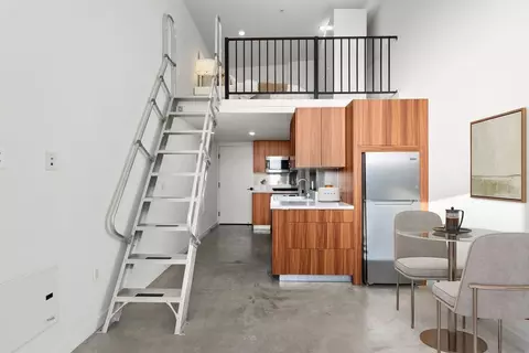 5933 Monterey Rd, Los Angeles, CA 90042