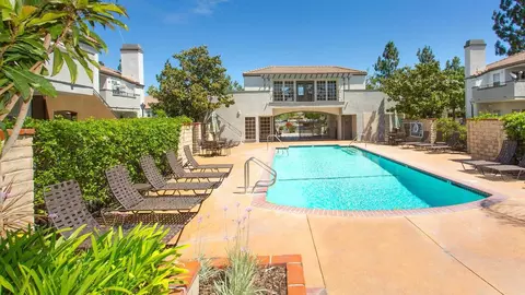 23516 Magic Mountain Pkwy, Valencia, CA 91355 photo 33