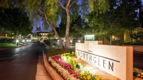 23516 Magic Mountain Pkwy, Valencia, CA 91355 photo 7