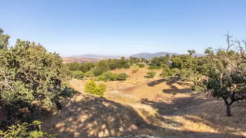 23516 Magic Mountain Pkwy, Valencia, CA 91355 photo 40