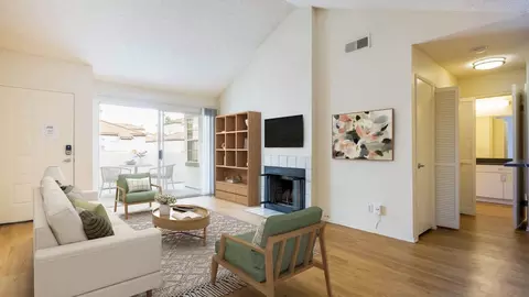 23516 Magic Mountain Pkwy, Valencia, CA 91355 photo 13