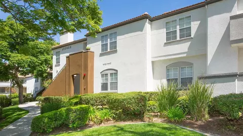 23516 Magic Mountain Pkwy, Valencia, CA 91355 photo 3