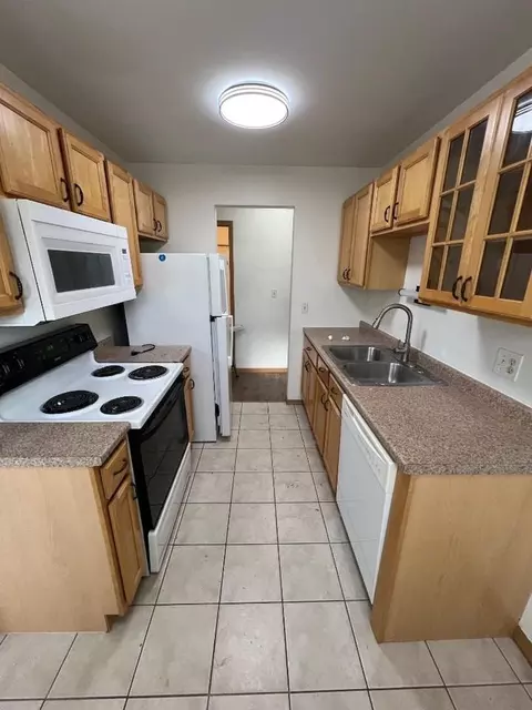 2447 County Road B W, Roseville, MN 55113