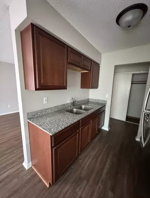 330010 2030 Douglas Dr N, Crystal, MN 55422