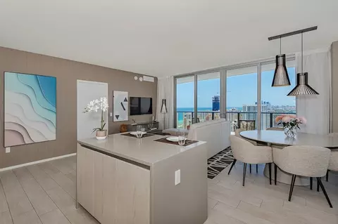 4010 S Ocean Dr, Hollywood, FL 33019