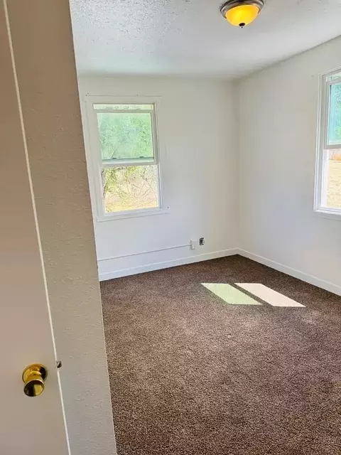 1419 NW Carden Ave, Pendleton, OR 97801 photo 6