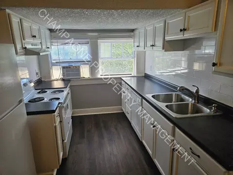 2637 E 29th St, Kansas City, MO 64128