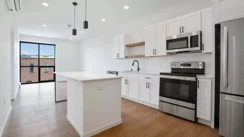 100 N Farwell St, Eau Claire, WI 54703
