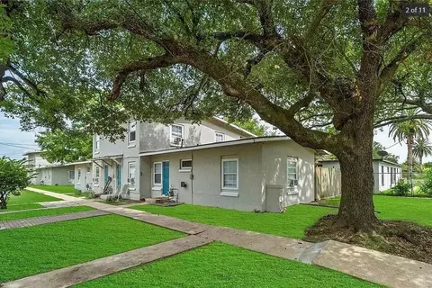 818 3rd Ave N, Texas City, TX 77590